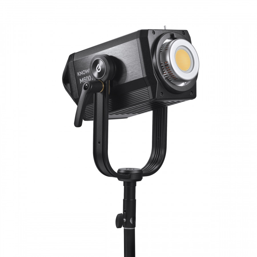 Осветитель светодиодный Godox Knowled M600Bi студийный Осветитель светодиодный Godox Knowled M600Bi студийный