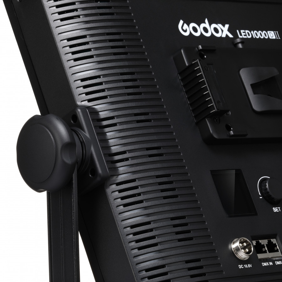 Осветитель светодиодный Godox LED1000D II студийный (без пульта)